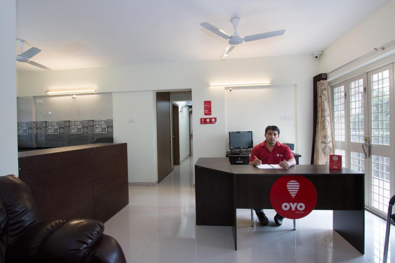 Hotel Oyo 9052 Leisurely Abode à Khadki Extérieur photo